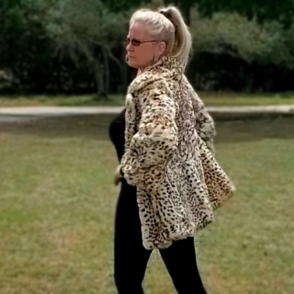 Gorgeous Rabbit Fur Coat with Bobcat Print sz Sm - Picture 5 of 17